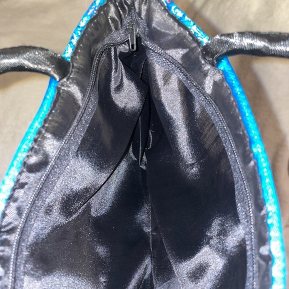 Asian embroidery style handbag GUC - Picture 4 of 6